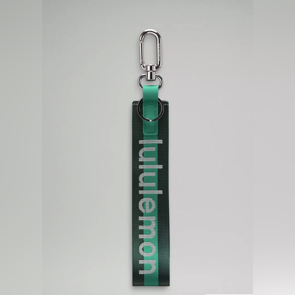 NWOT Lululemon Never Lost Keychain Wordmark